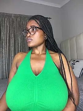 Bustygoddess32 live sex cam