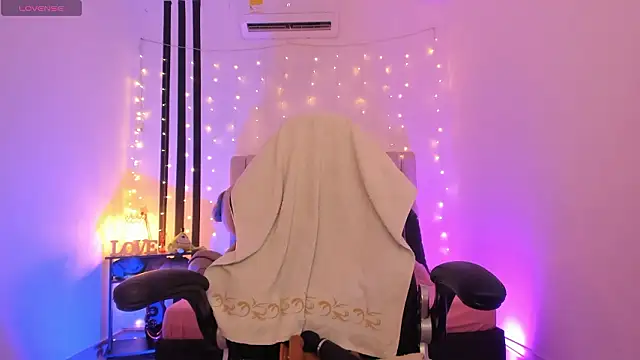 Gorgeous_Team's cam snapshot