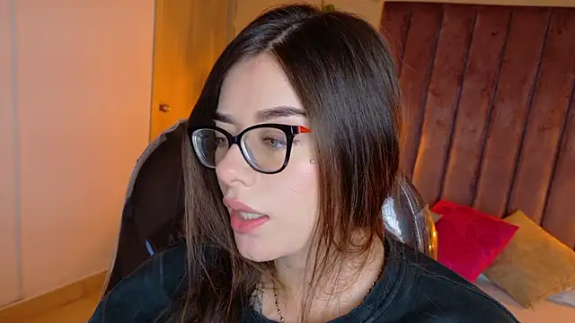 Charlotte_Olsen_'s cam snapshot