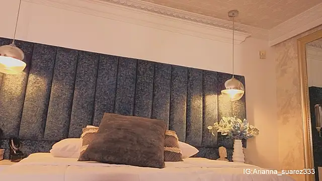 Ariannaa_Suarez1's cam snapshot