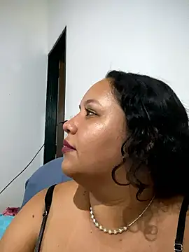 Bigostosa's cam snapshot