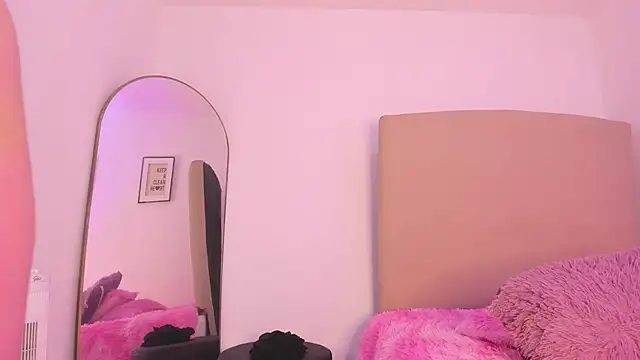 im_tiffany_'s cam snapshot