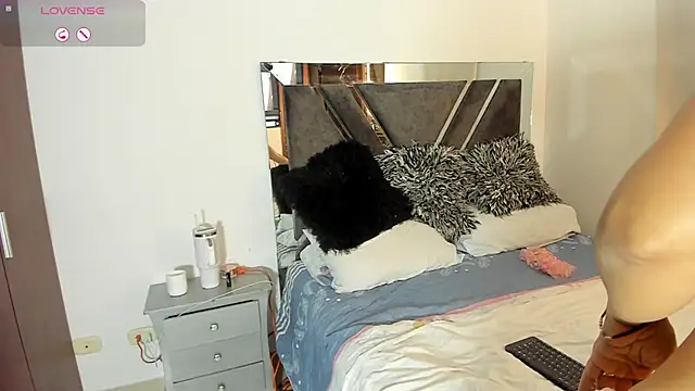 alizehorny's cam snapshot