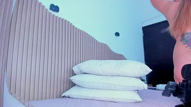 Annie_kurt_'s cam snapshot