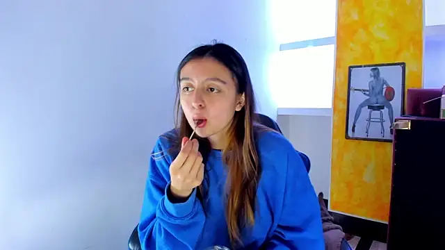 lala_clark's cam snapshot