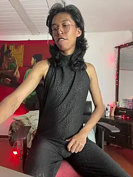 MadamLeRouge's cam snapshot