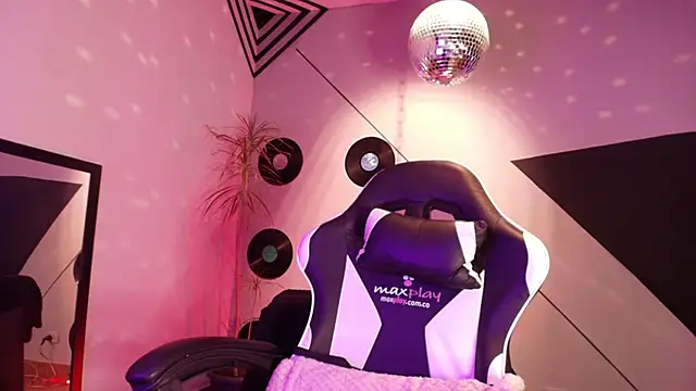 goddess_julieta's cam snapshot