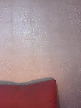 Lola-Bee's cam snapshot