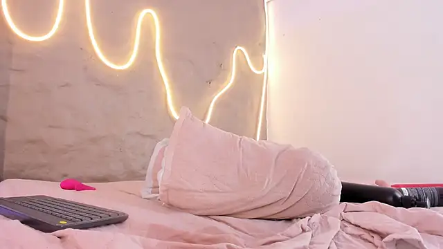 Shanntal_'s cam snapshot