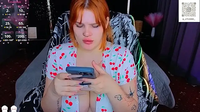 Clumsy_Nana live sex cam