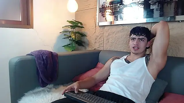 elliot_colton's cam snapshot