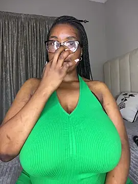 Bustygoddess32 live sex cam