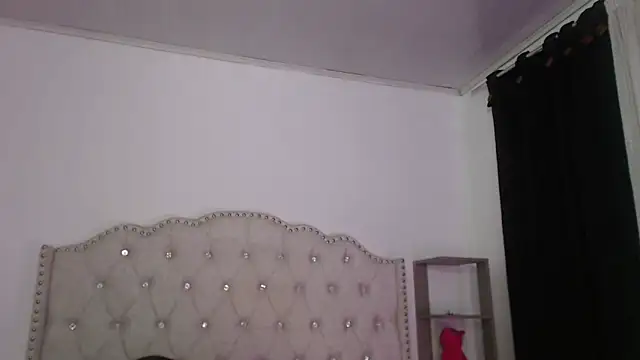 Abril_Squirt live sex cam