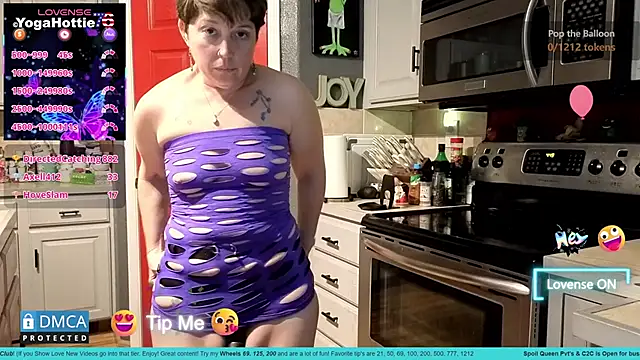 YogaHottie76's cam snapshot