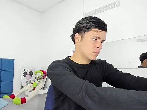 Aaron_Foxxx live sex cam