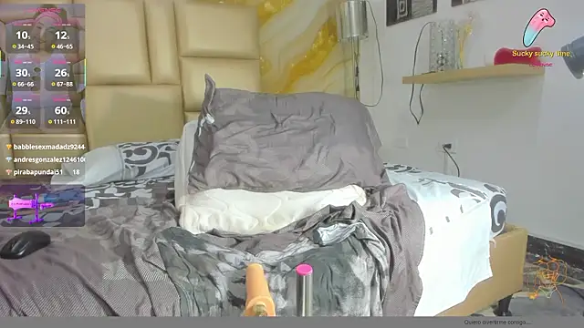 NahomiWalker_'s cam snapshot