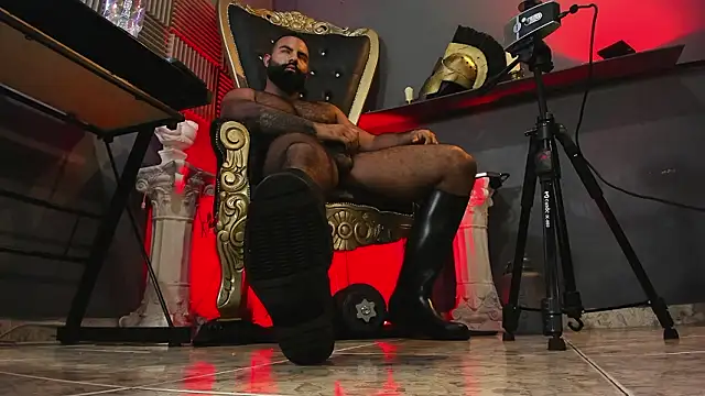 BeardAndrew live sex cam