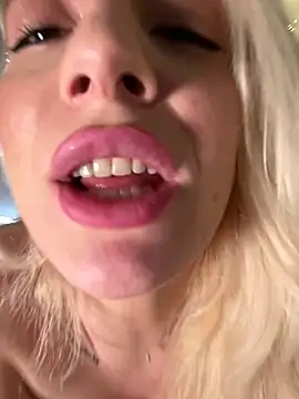 Ella_Charm live sex cam