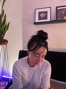 EmmyEvans1 live sex cam