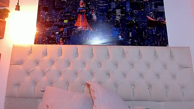 iris_blair1's cam snapshot