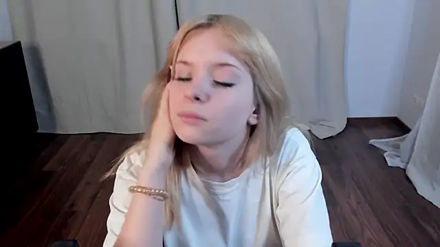 TracieGoins's cam snapshot