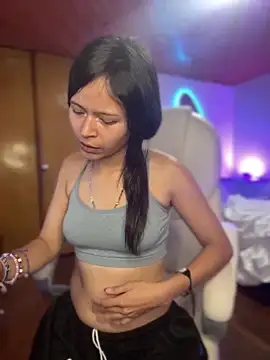 Ninffa_pinkk21's cam snapshot