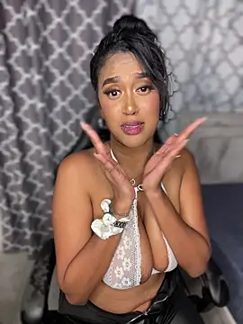 Emii_Love's cam snapshot