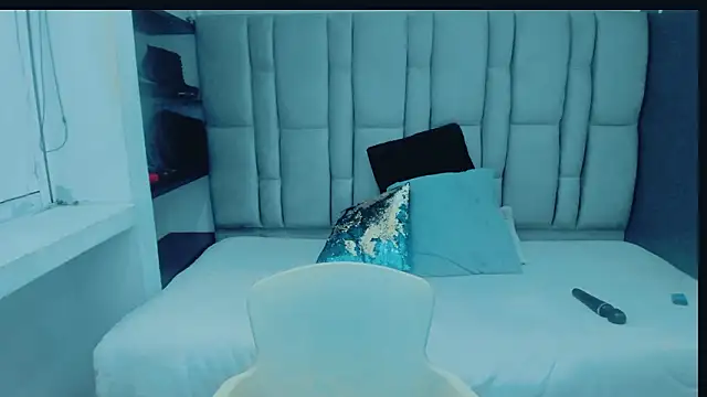 ScarletHoot_'s cam snapshot