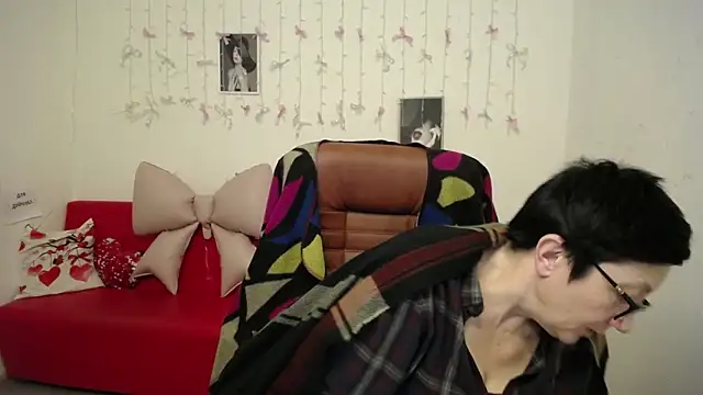 EmilyL0ve's cam snapshot