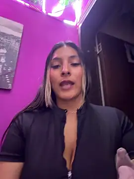 Cami_Leon2's cam snapshot