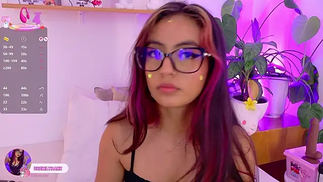 emily_bank's cam snapshot