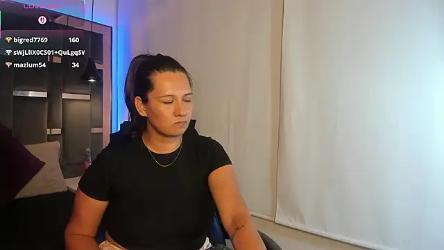 VelvetFox_69's cam snapshot