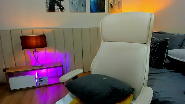 DaniRousse's cam snapshot