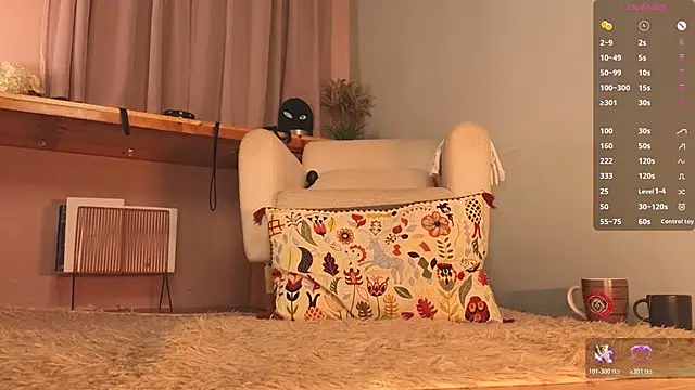 laracroftmansion's cam snapshot