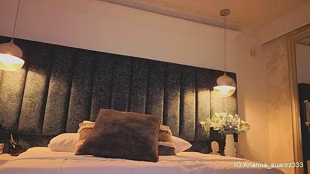 Ariannaa_Suarez1's cam snapshot