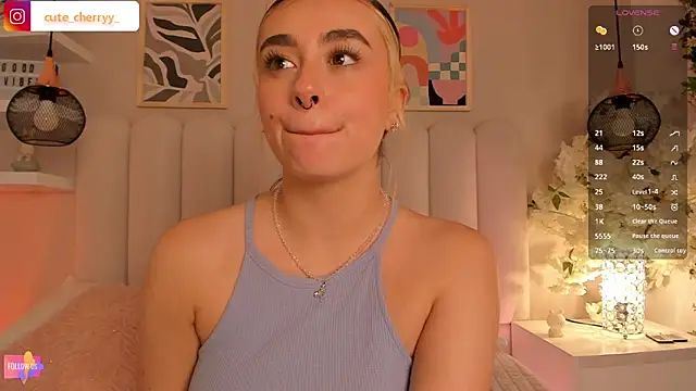 cute__cherry_'s cam snapshot