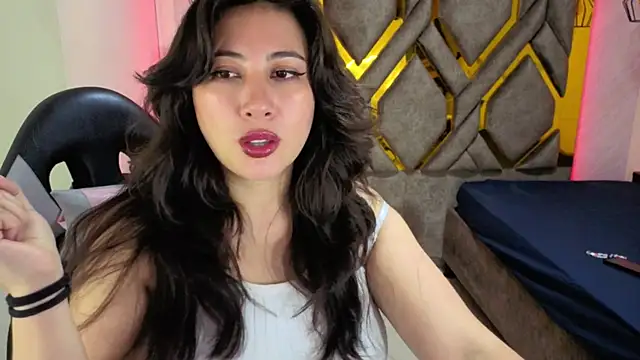 Luvienne's cam snapshot