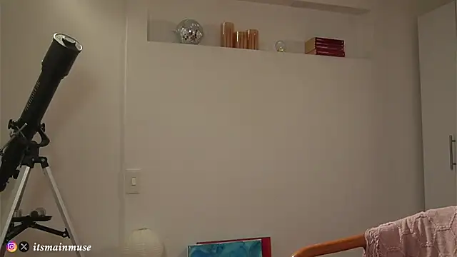 Theirismuse's cam snapshot