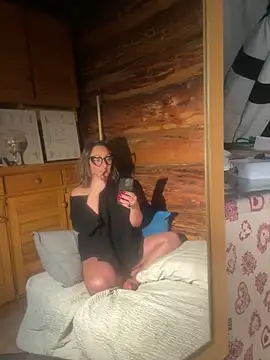 Reine_du_Vice84's cam snapshot