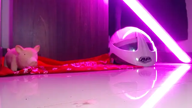 yourmajesty's cam snapshot