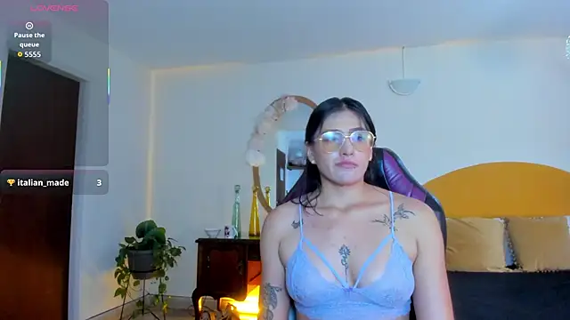 liaa_moretti_'s cam snapshot