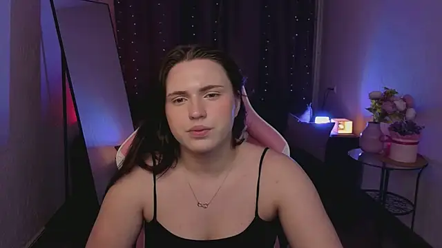 Avery_Flores's cam snapshot