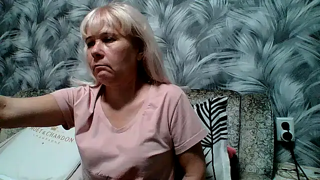 sakura_blonde live sex cam