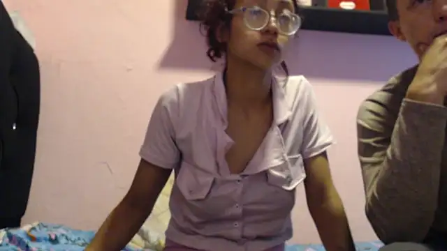 Violet_And_Smith's cam snapshot