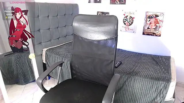 britany_teen18's cam snapshot