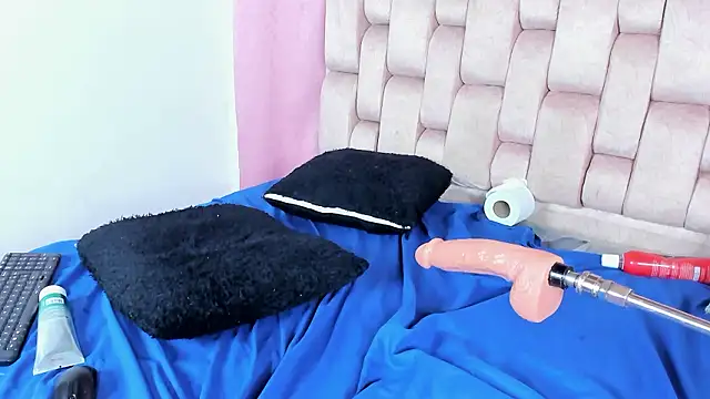 Emma_Evelyn's cam snapshot