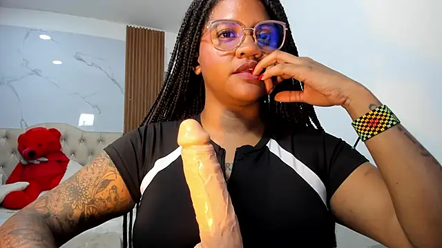 ZahraRose's cam snapshot