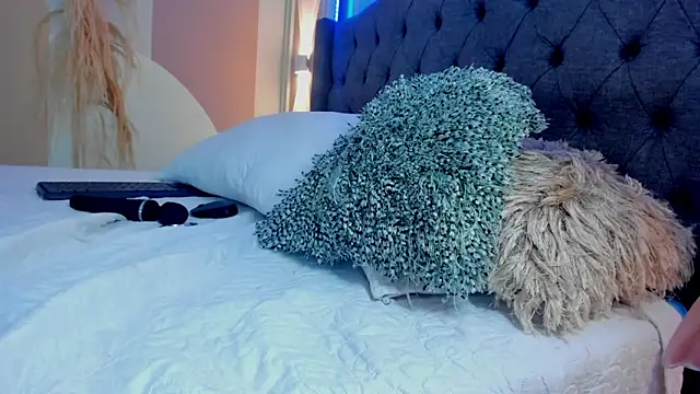 MadyLust live sex cam