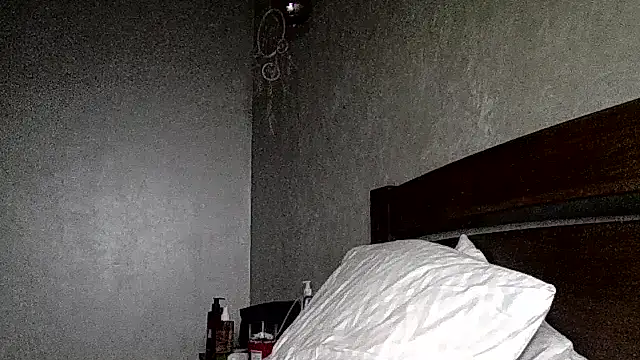 JulianaGold1 live sex cam