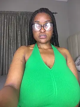 Bustygoddess32 live sex cam